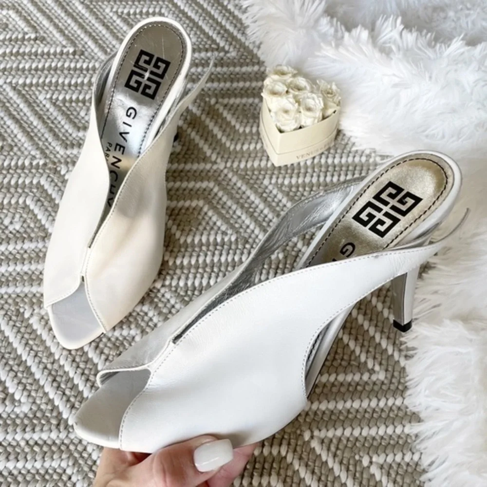 Givenchy Wing White Leather Sandals - Picture 4 of 15
